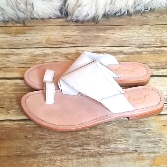 Free People Shoes - Free People White Leather Sandals Sz 7